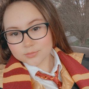 Meet your Posher, Leigha